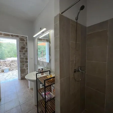 Casa Rapata Feriehus Gaios