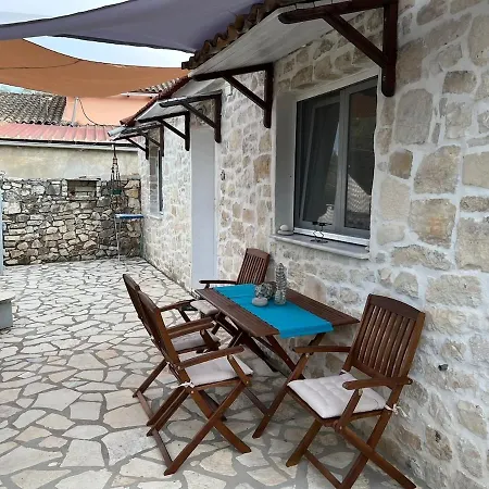 Casa Rapata * Gaios